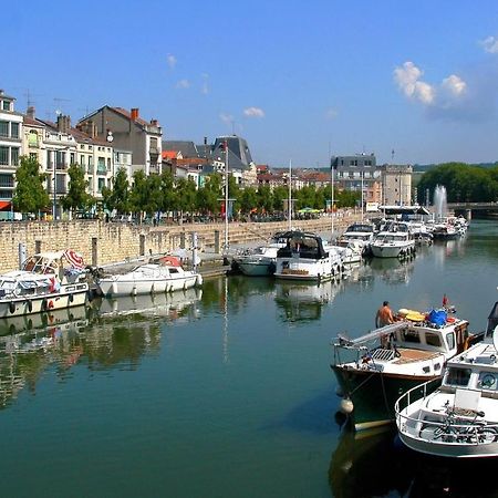 Ferienwohnung Chambre Tout Equipee Lacroix-sur-Meuse Exterior foto