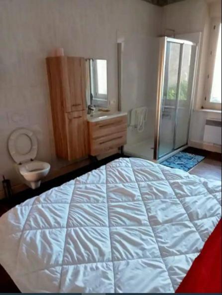 Ferienwohnung Chambre Tout Equipee Lacroix-sur-Meuse Exterior foto